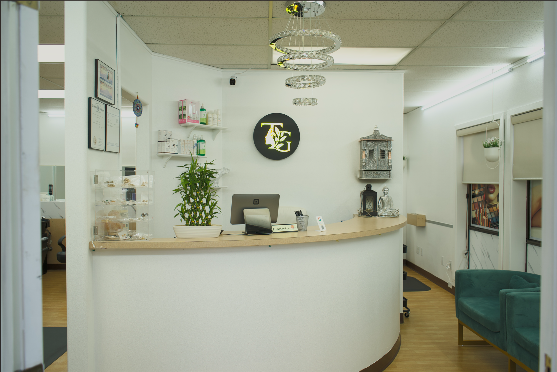 Touch & Glow Salon Location